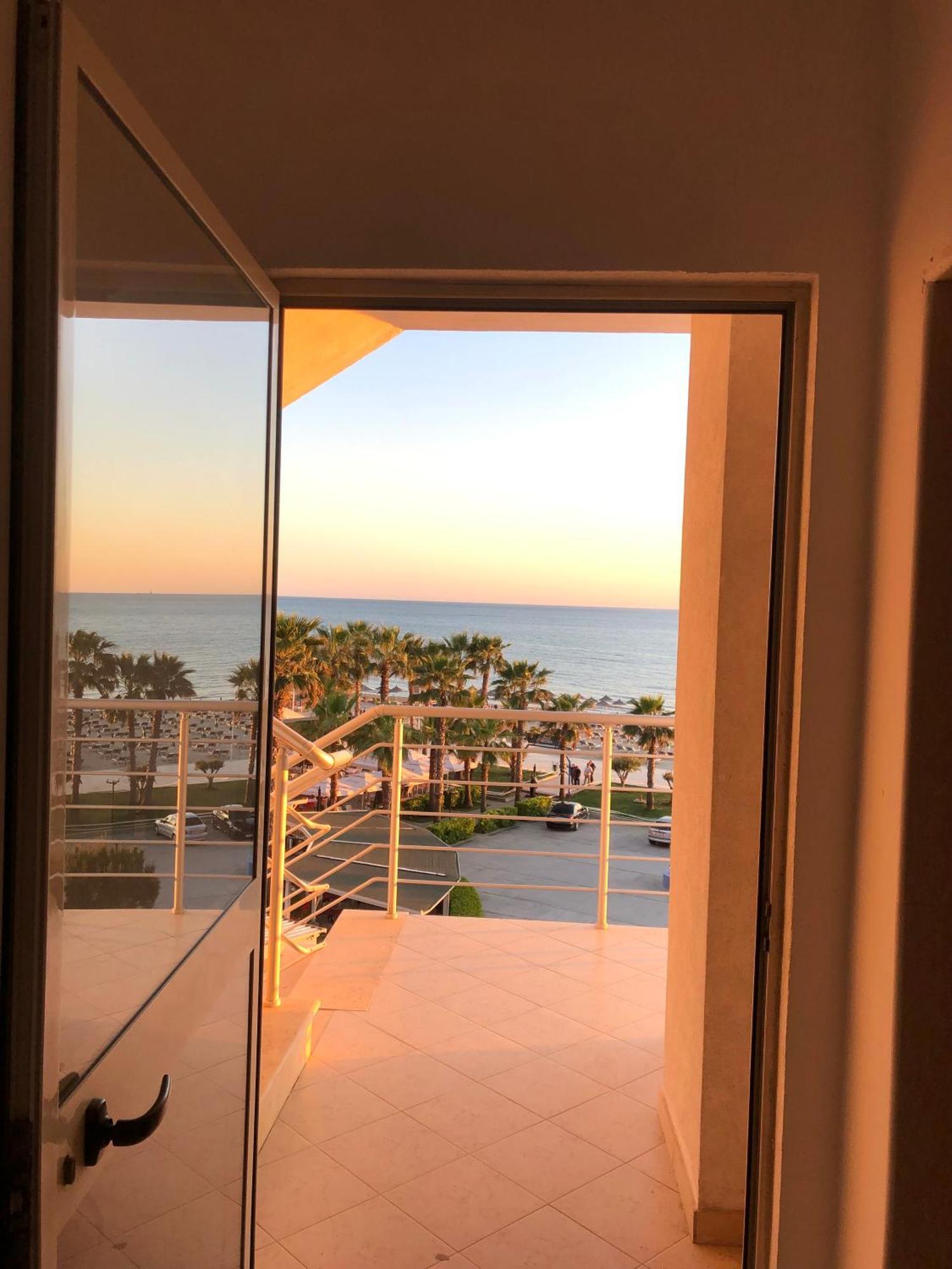 Apartment Ermest ,Kavaje Rock Durres Exterior photo