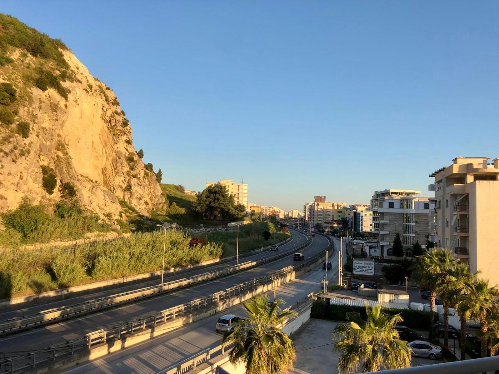 Apartment Ermest ,Kavaje Rock Durres Exterior photo