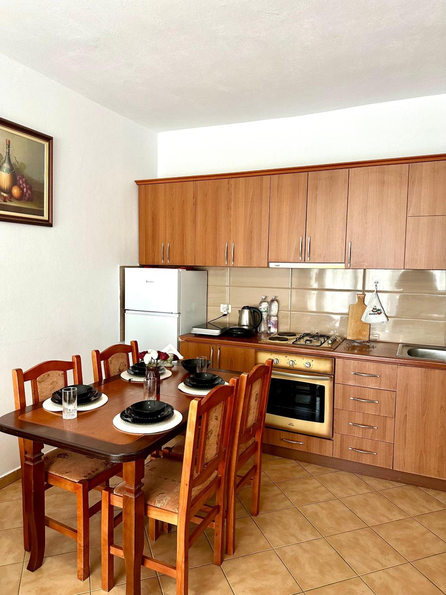 Apartment Ermest ,Kavaje Rock Durres Exterior photo